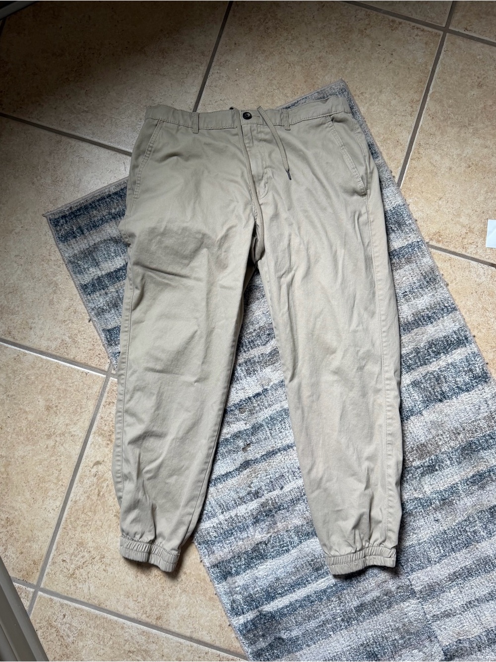 Amazon Essentials Men's Drawstring Chino Joggers - Khaki